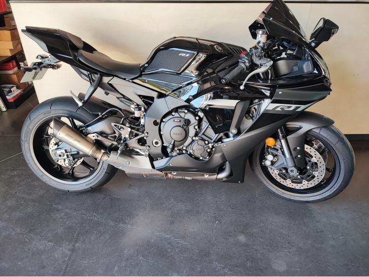 YAMAHA YZF R1/ 471 KM/ COMME NEUVE