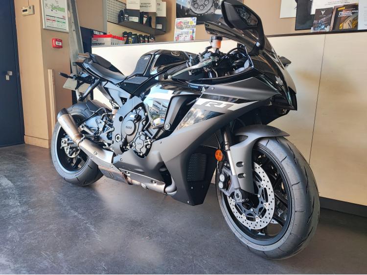YAMAHA YZF R1/ 471 KM/ COMME NEUVE