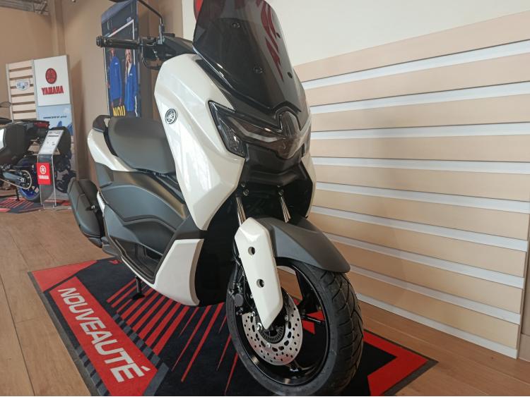 YAMAHA NMAX 125 / ETAT NEUF / 1ERE MAIN