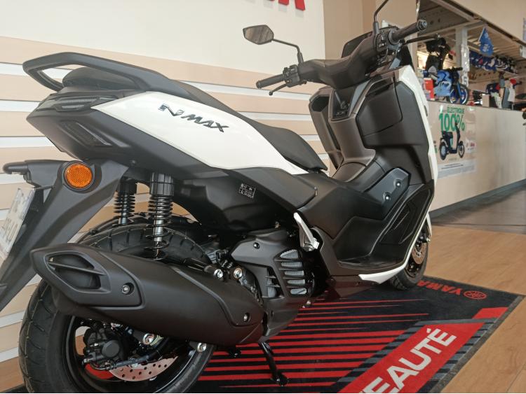YAMAHA NMAX 125 / ETAT NEUF / 1ERE MAIN