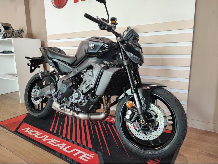 YAMAHA MT-09