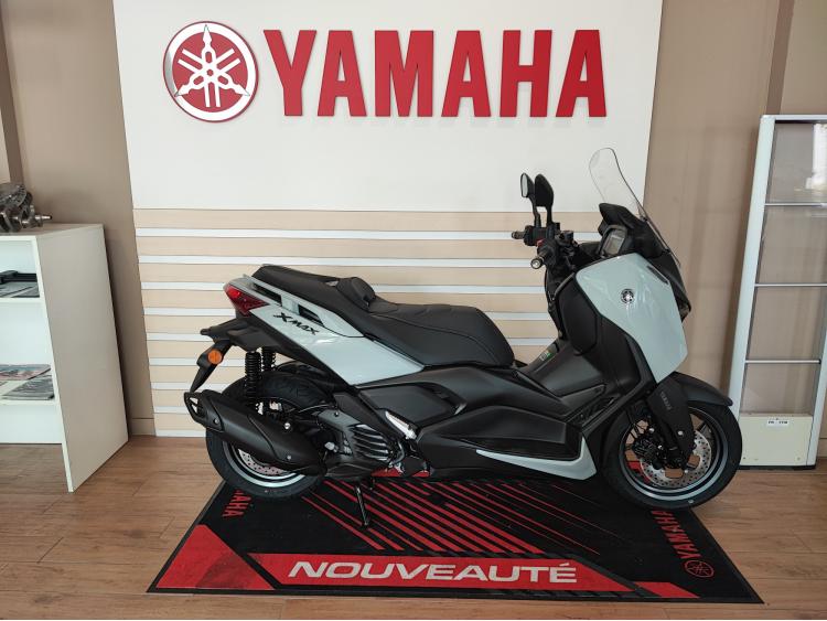 YAMAHA XMAX 125 TECH MAX GRIS