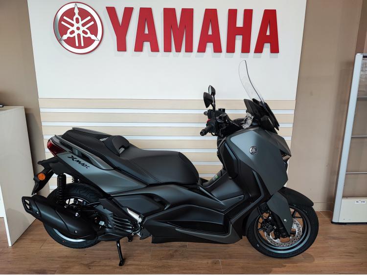 YAMAHA XMAX 125
