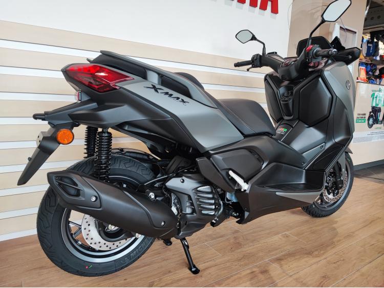YAMAHA XMAX 125