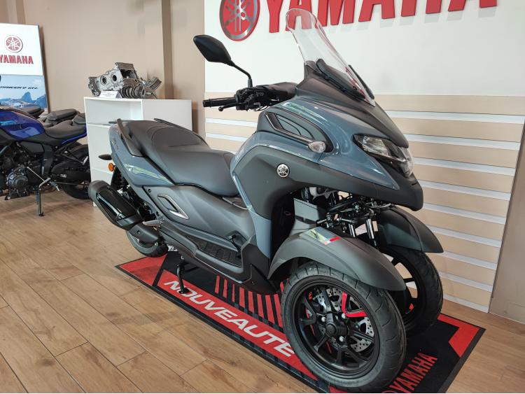 YAMAHA TRICITY 300