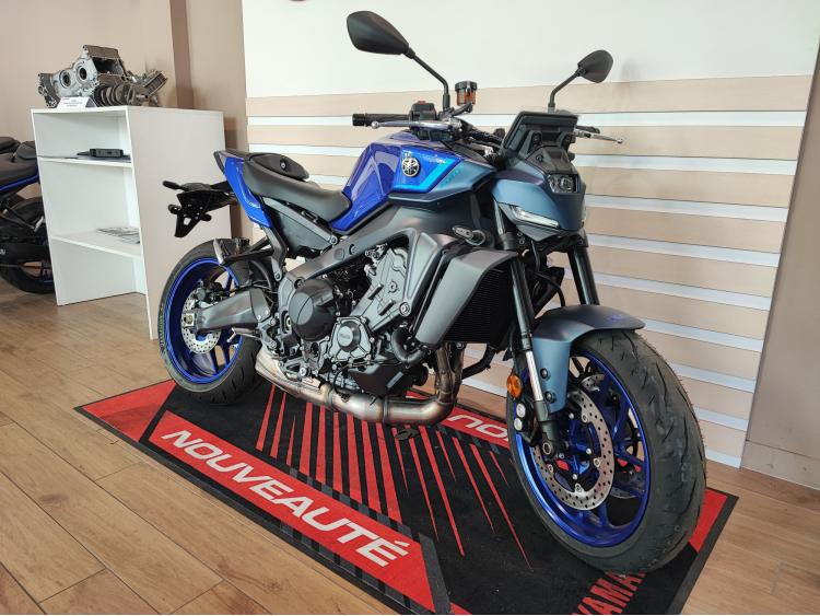 YAMAHA MT-09