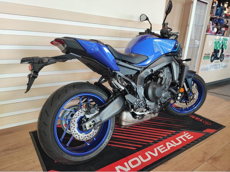 YAMAHA MT-09